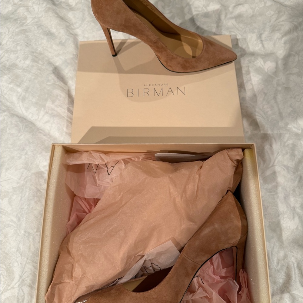 Alexandre Birman Women's Tan Suede Heels